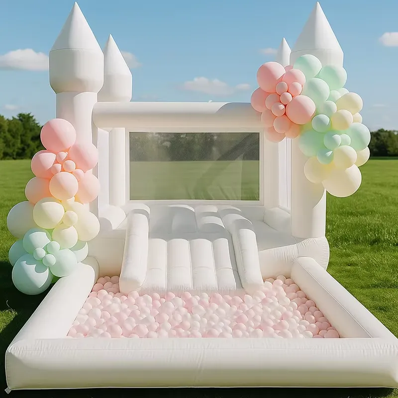 Castello Gonfiabile Bianco di  - Water Slide Inflatable recensione e prezzo